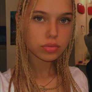 Meet your Posher, Kristina